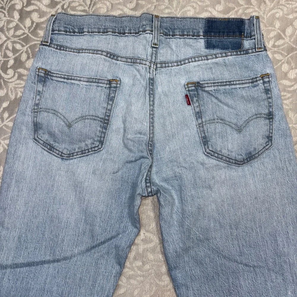 Levis 505 Regular Fit Straight Leg Light Wash Blue Denim Mens 33x30 (E34)